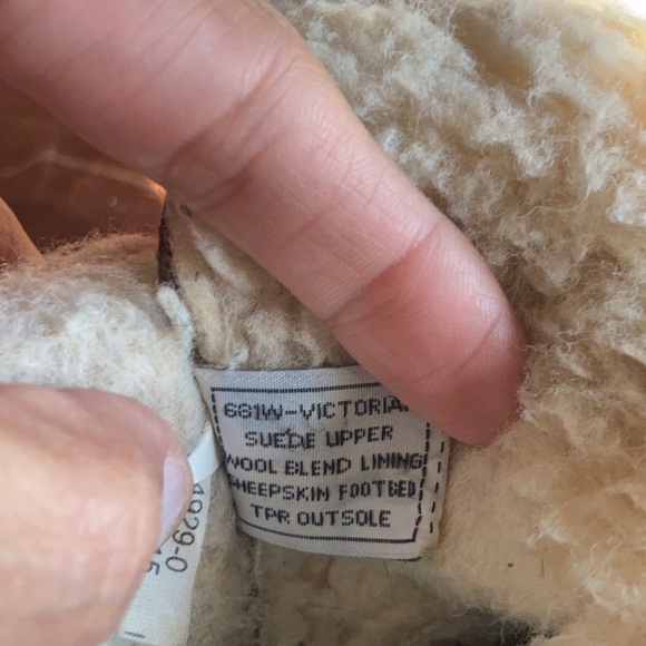 EUC BearPaw Victorian Suede Boots - Picture 16 of 16